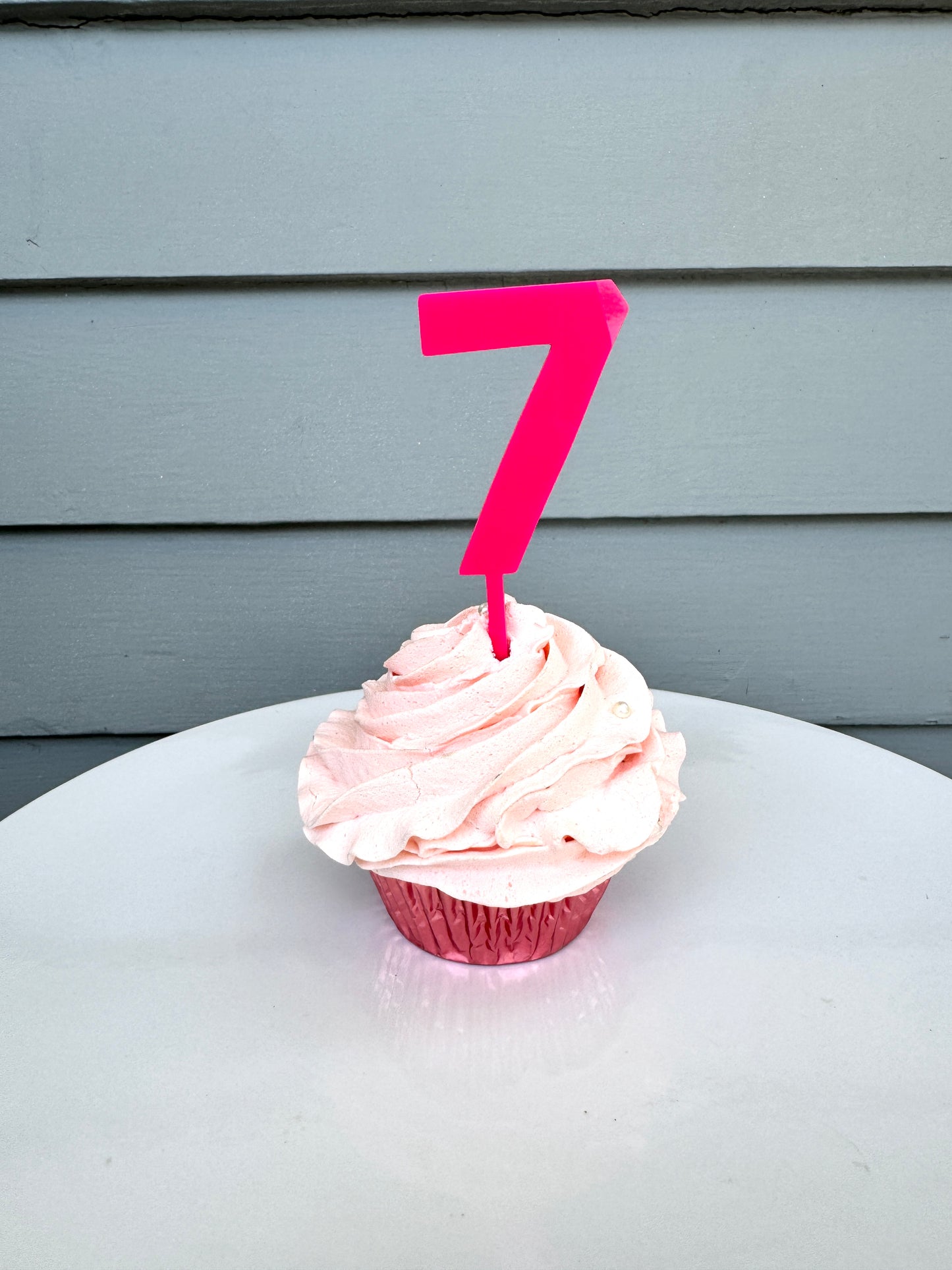 7 Treat Topper