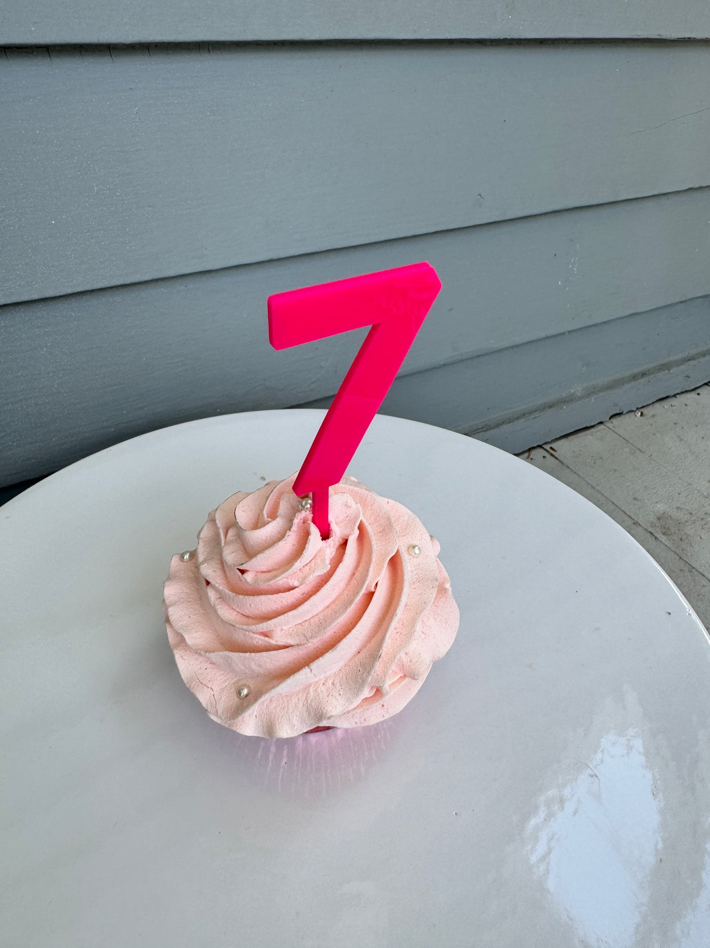 7 Treat Topper