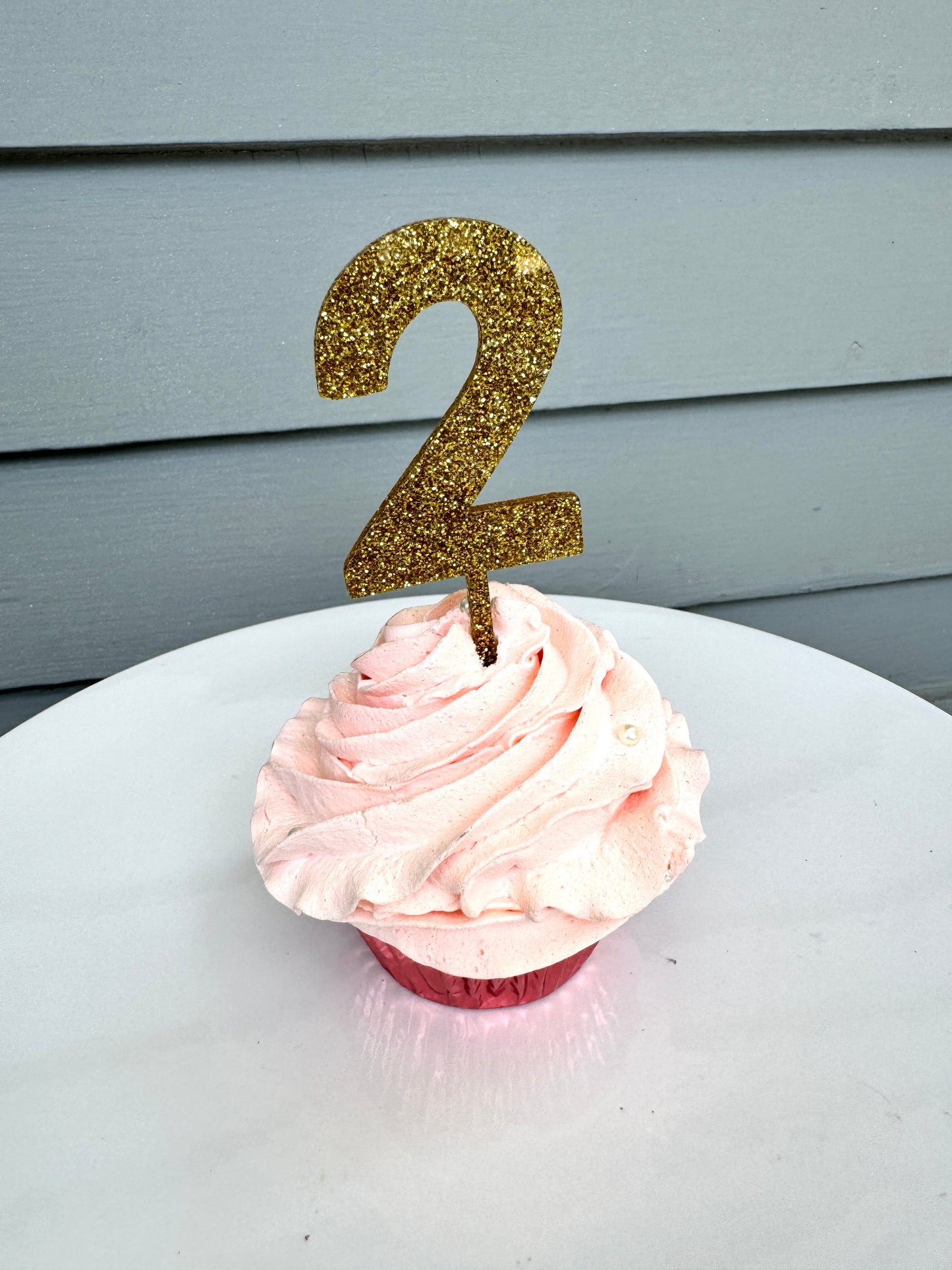 2 Treat Topper