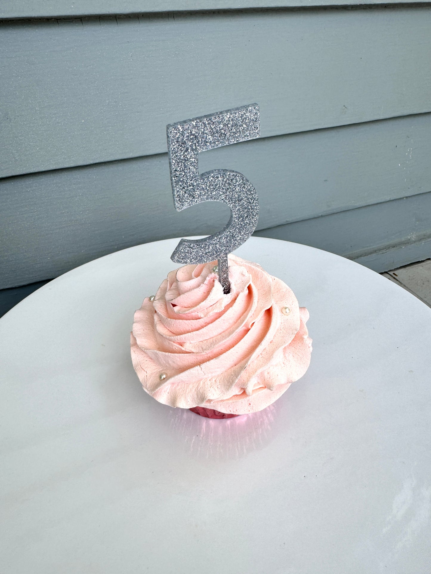 5 Treat Topper
