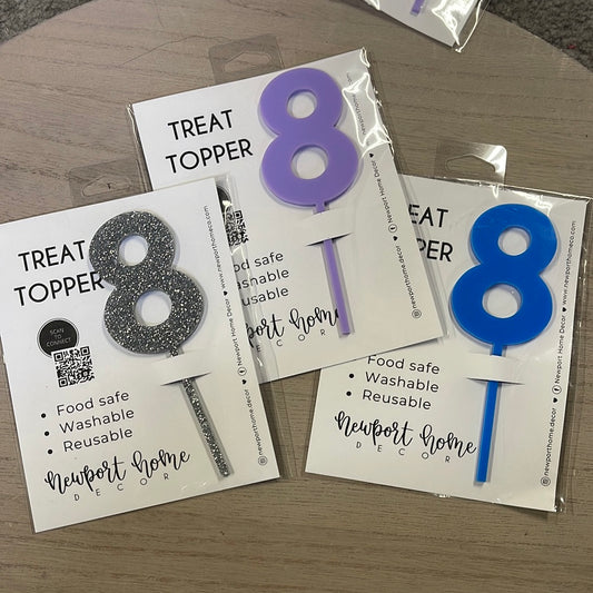 8 Treat Topper