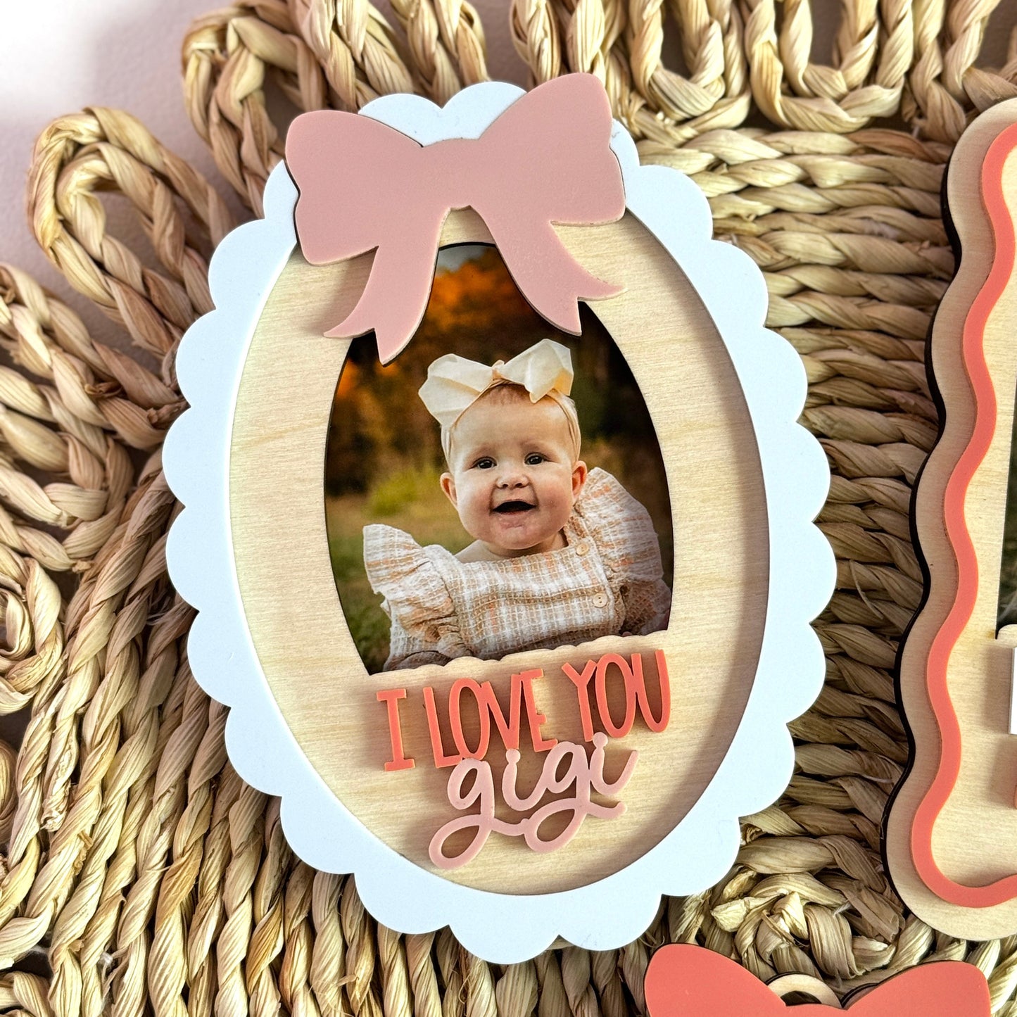Mother's Day Photo Frame - Scalloped Oval