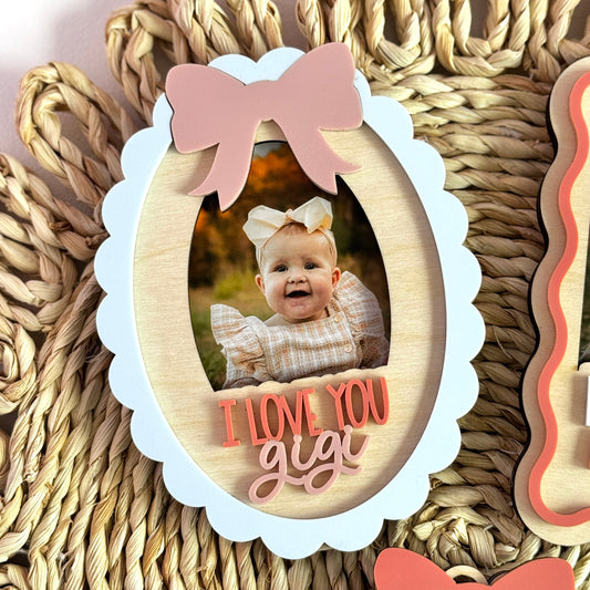 Mother's Day Photo Frame - Scalloped Oval