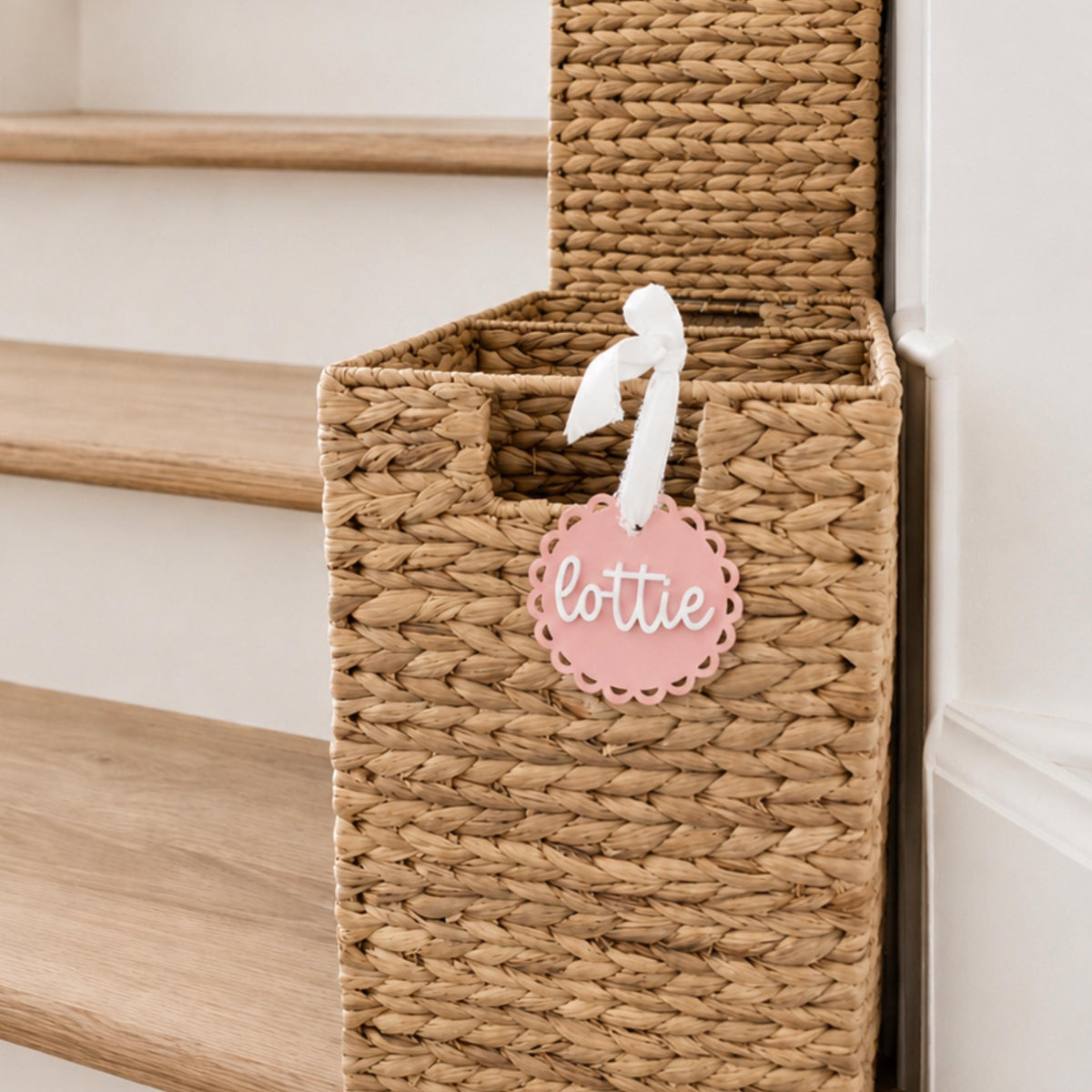 Name Tag Basket Label Custom Acrylic Stair Basket Personalized Tag for Backpacks Luggage Sports Bags Gift for Kids Scallop Easter Basket Tag